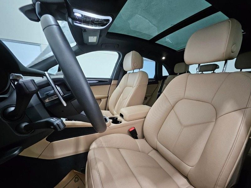 2025 Porsche Macan AWD