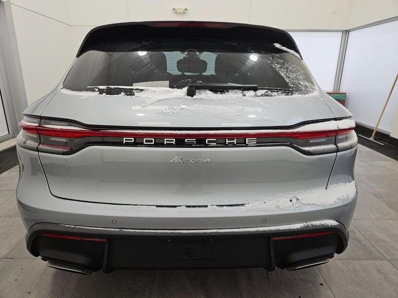 2025 Porsche Macan AWD