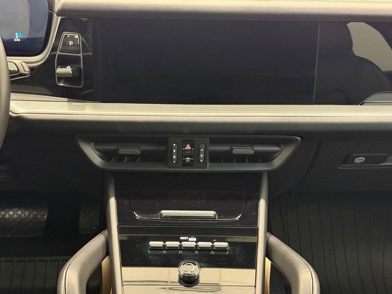 2025 Porsche Cayenne AWD