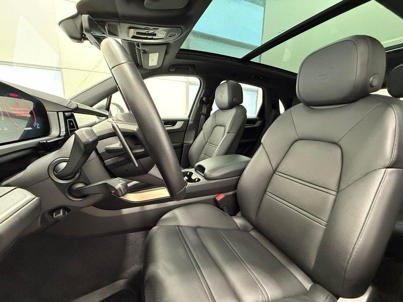 2025 Porsche Cayenne AWD