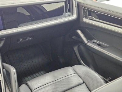 2025 Porsche Cayenne AWD