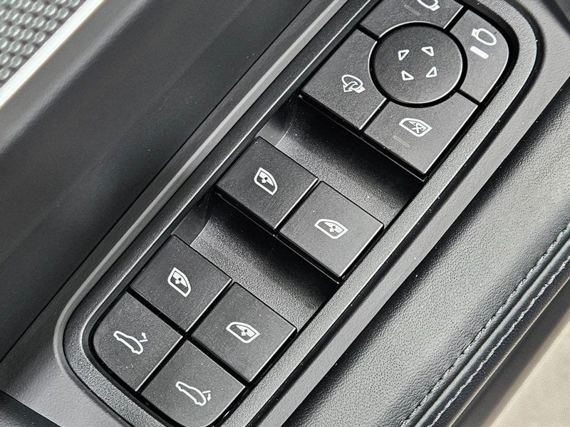 2025 Porsche Cayenne AWD