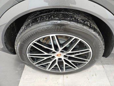 2025 Porsche Cayenne AWD