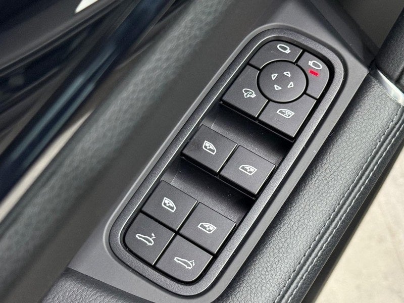 2023 Porsche Cayenne S