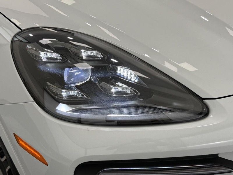 2022 Porsche Cayenne E-Hybrid Base