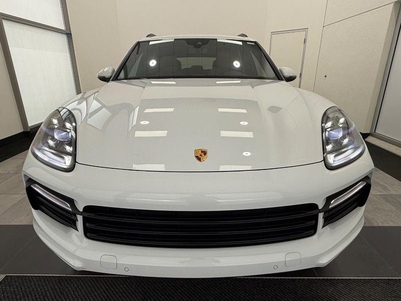 2022 Porsche Cayenne E-Hybrid Base