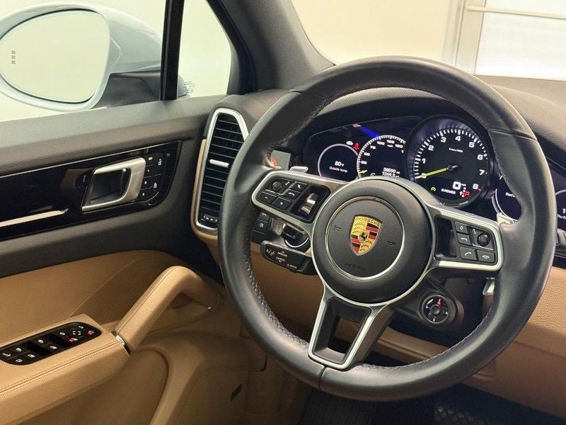 2022 Porsche Cayenne E-Hybrid Base