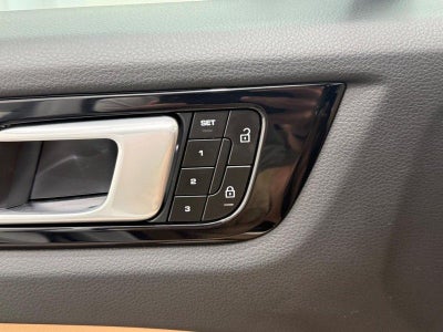 2022 Porsche Cayenne E-Hybrid Base