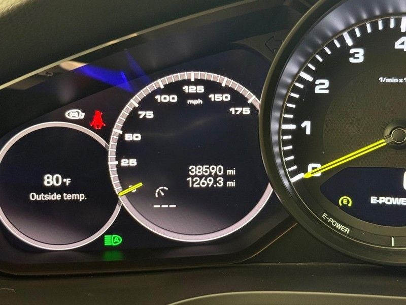 2022 Porsche Cayenne E-Hybrid Base
