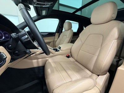 2022 Porsche Cayenne E-Hybrid Base