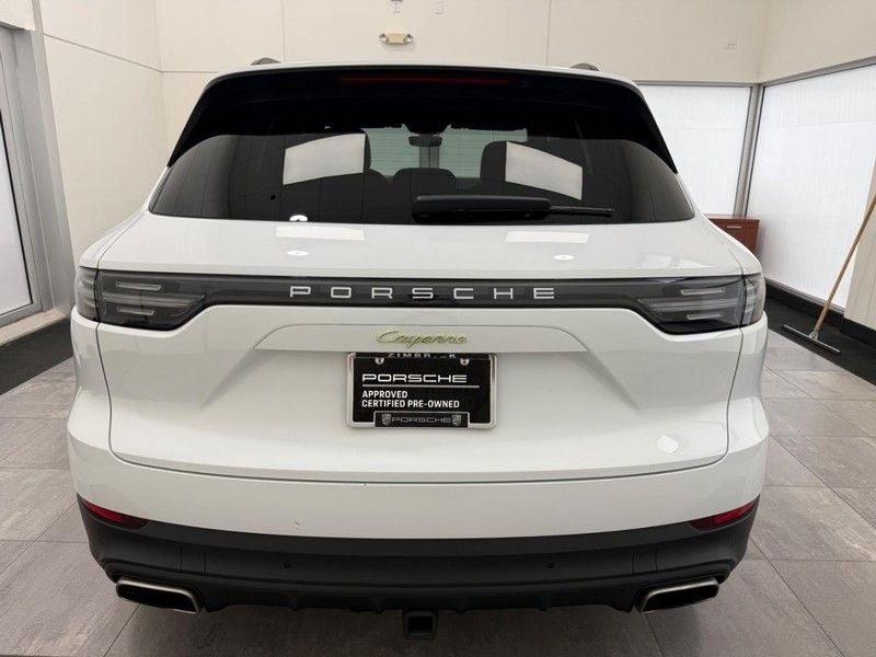 2022 Porsche Cayenne E-Hybrid Base