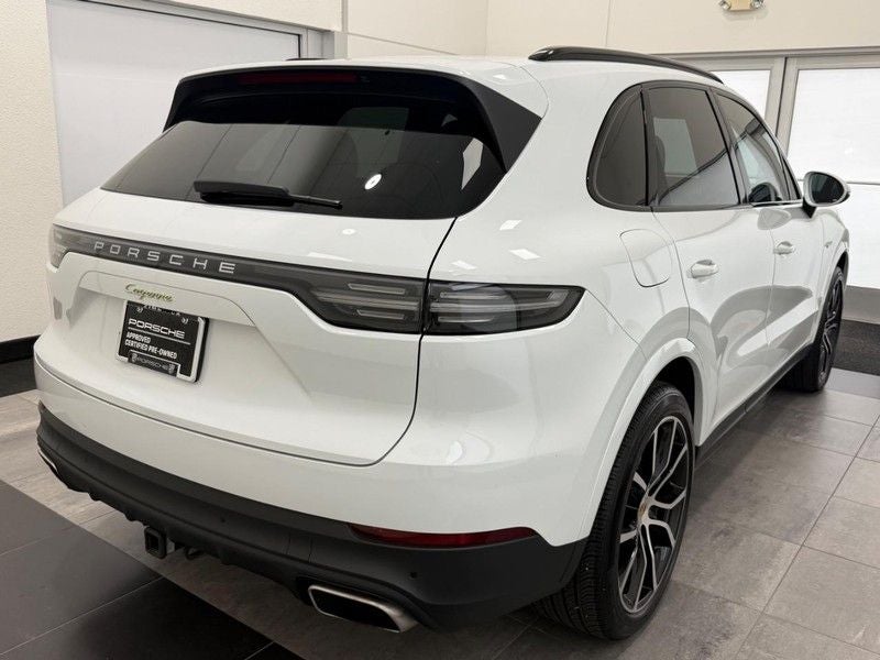 2022 Porsche Cayenne E-Hybrid Base