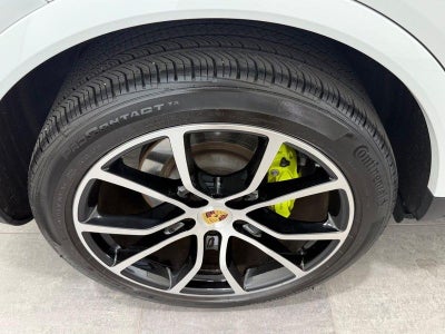 2022 Porsche Cayenne E-Hybrid Base