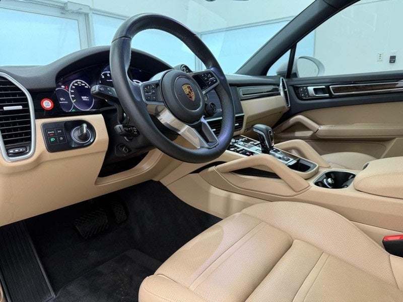 2022 Porsche Cayenne E-Hybrid Base