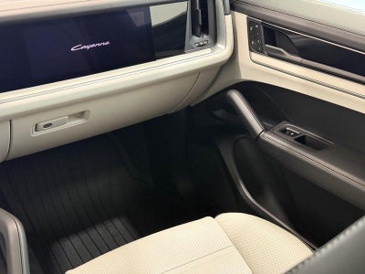 2025 Porsche Cayenne E-Hybrid Turbo