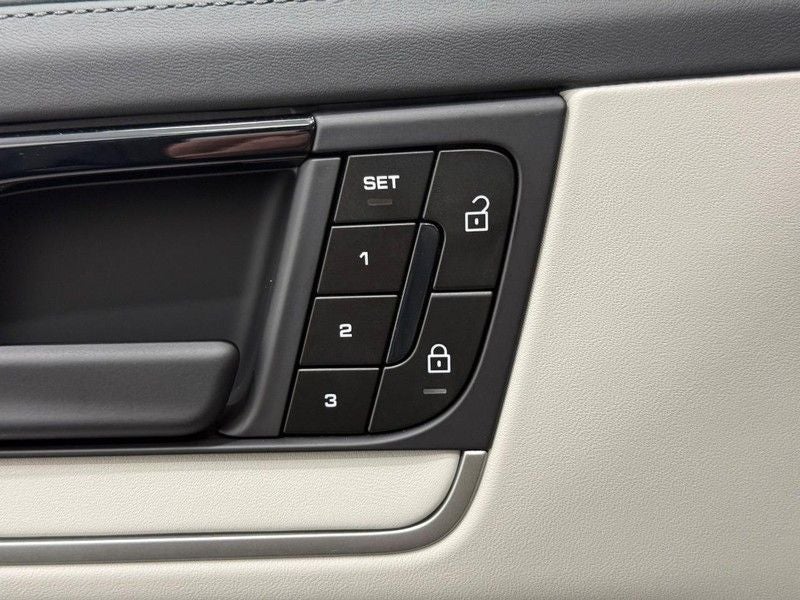 2025 Porsche Cayenne E-Hybrid Turbo