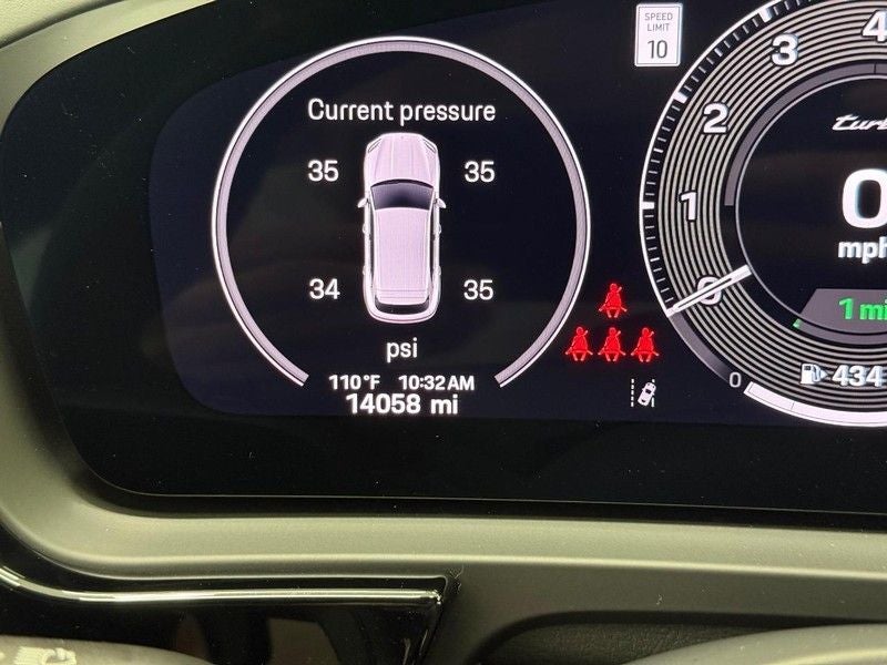 2025 Porsche Cayenne E-Hybrid Turbo