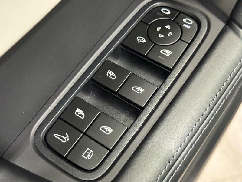 2025 Porsche Cayenne E-Hybrid Turbo