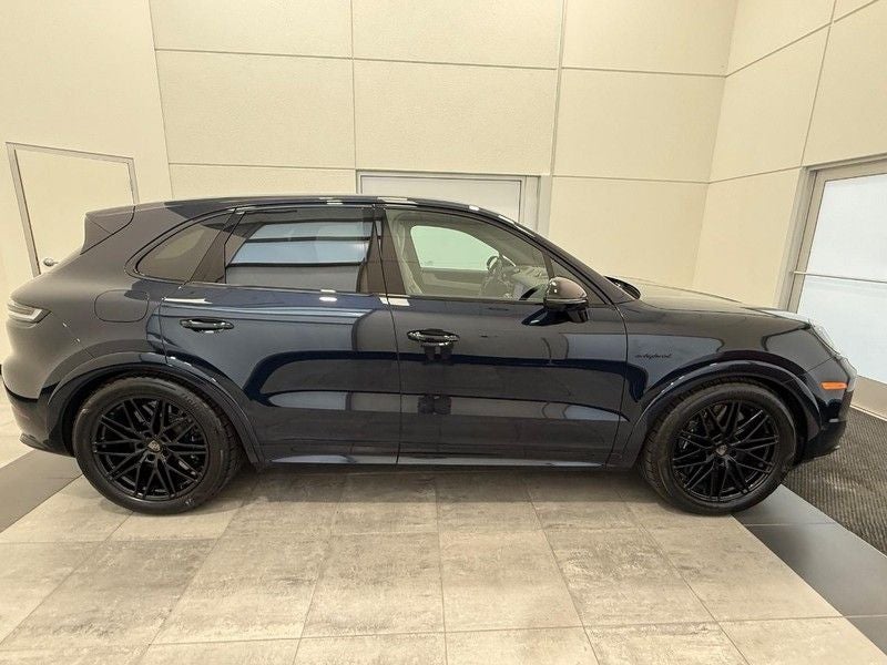 2025 Porsche Cayenne E-Hybrid Turbo