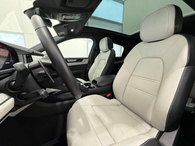 2025 Porsche Cayenne Coupe Coupe AWD